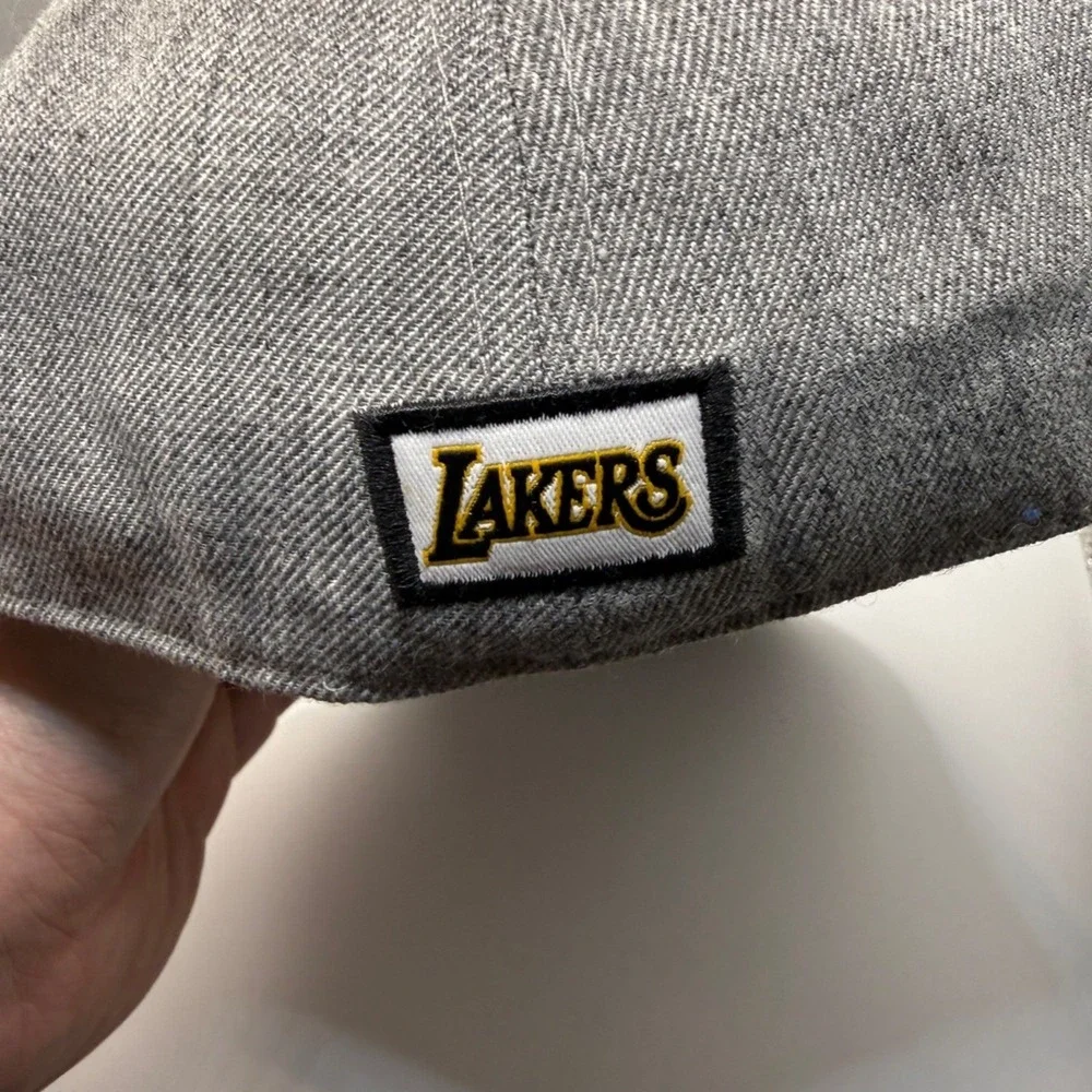 UNK‎ NBA Los Angeles Lakers 7 3/4 Gray/Yellow/Black NBA Fitted Cap